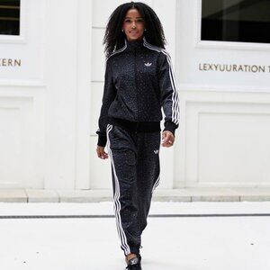Adidas Originals Unisex 2‑P Track Suit Women’s L / Men’s M Black JV7579 JV7582
